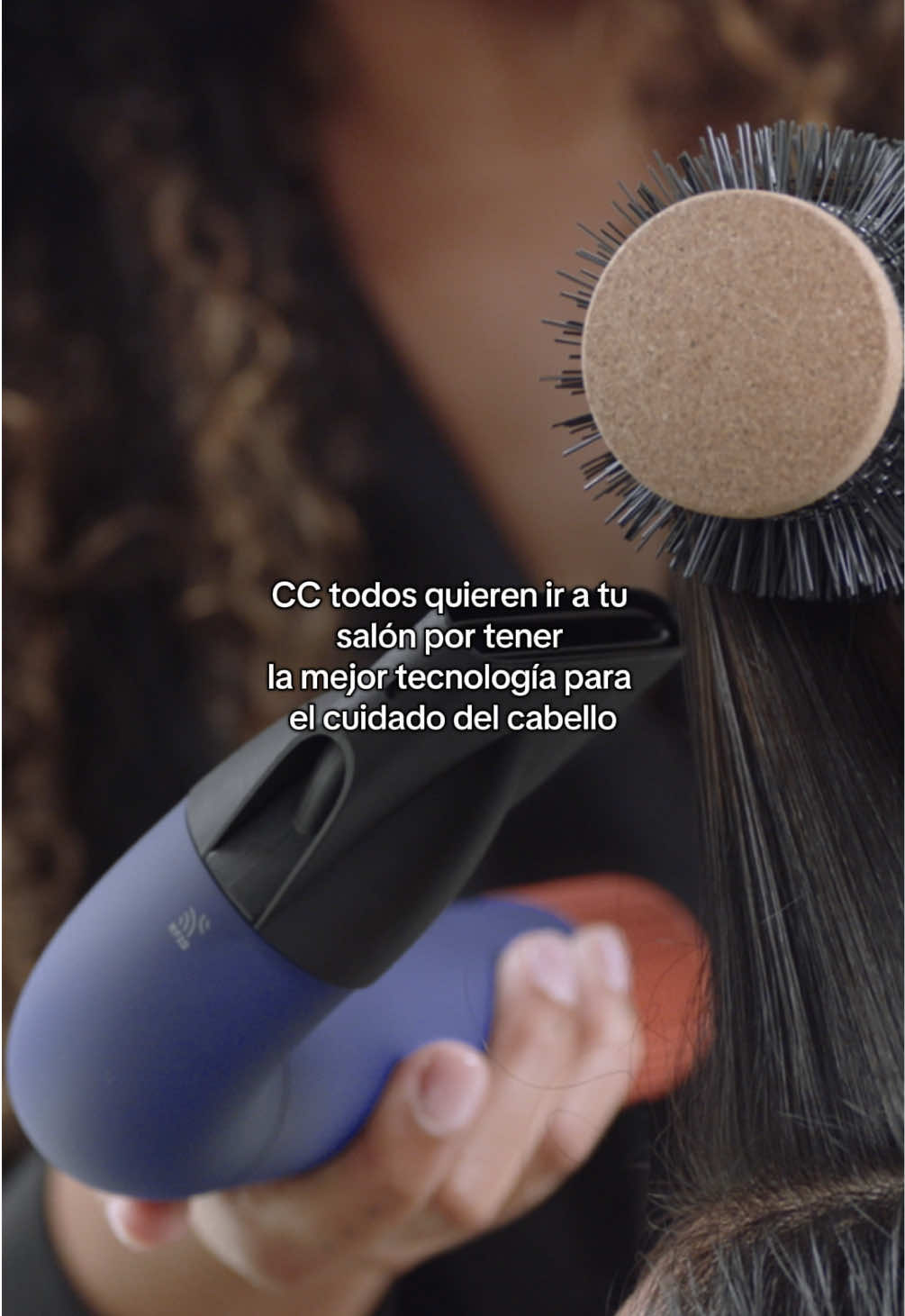 Comienza el año con la mejor tecnología Dyson y lleva tu salón a otro nivel 🔝 con Supersonic r ✨ #DysonProCommunity #MiNuevaDyson #DysonBeauty #hairstylist 