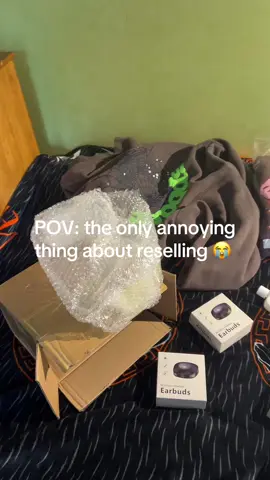 ( Vendors in bio ) this lowkey be a struggle 😭 🙏 #reselling #rich #airpods #nz