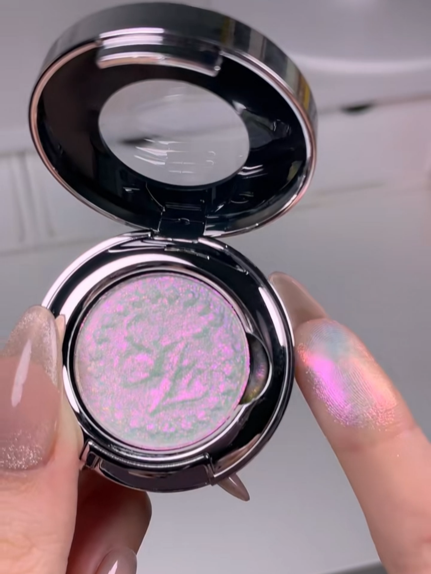 SheenEffect Dream Catching Collectin Chameleon Eyeshadow Swatches😊 #eyeshadow #eyedrawing #eyemakeupideas #eyemakeup #eyeshadowpalette #makeuplover #makeupaddict #lookhealthystore