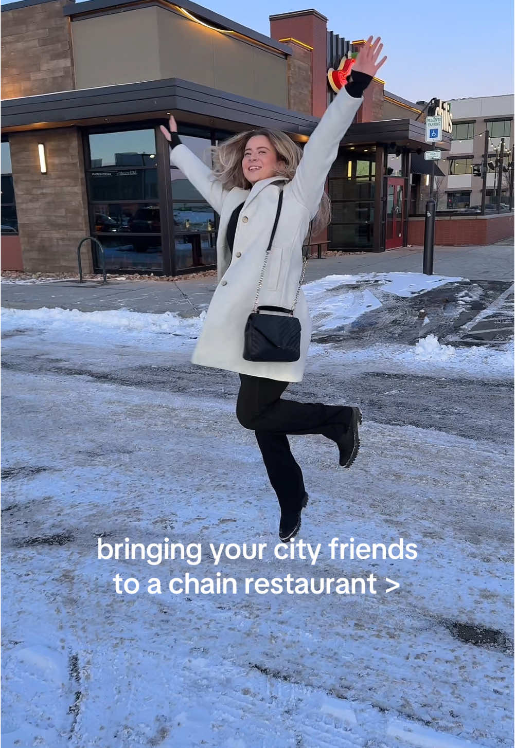 knowing were going to pay a reasonable price for an excess of food, good drinks, stellar service and we can pay on a tablet?? > #chilis #chainrestaurant @Chili’s Grill & Bar i literally love you 