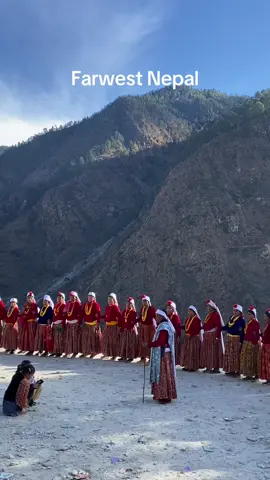 Deuda Song #nepal #farwestnepal #sudurpaschim #trendingvideo #trendingsong #deuda #culture #viral #himal #goviral #fyp #tourism 