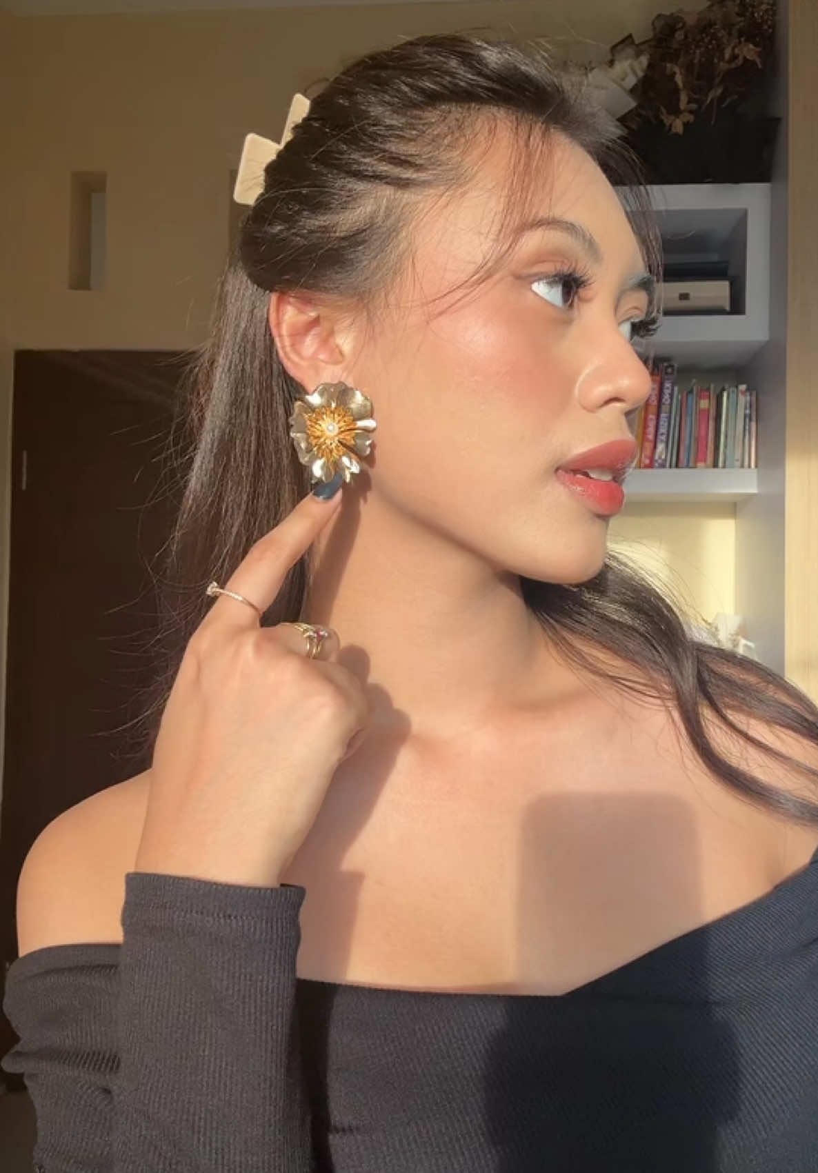 spill koleksi anting anting yang aku pinya , ini semua cocok buat dipakai formal ataupun kebayaan seperti biasa dari @Kencana Collection Bali 