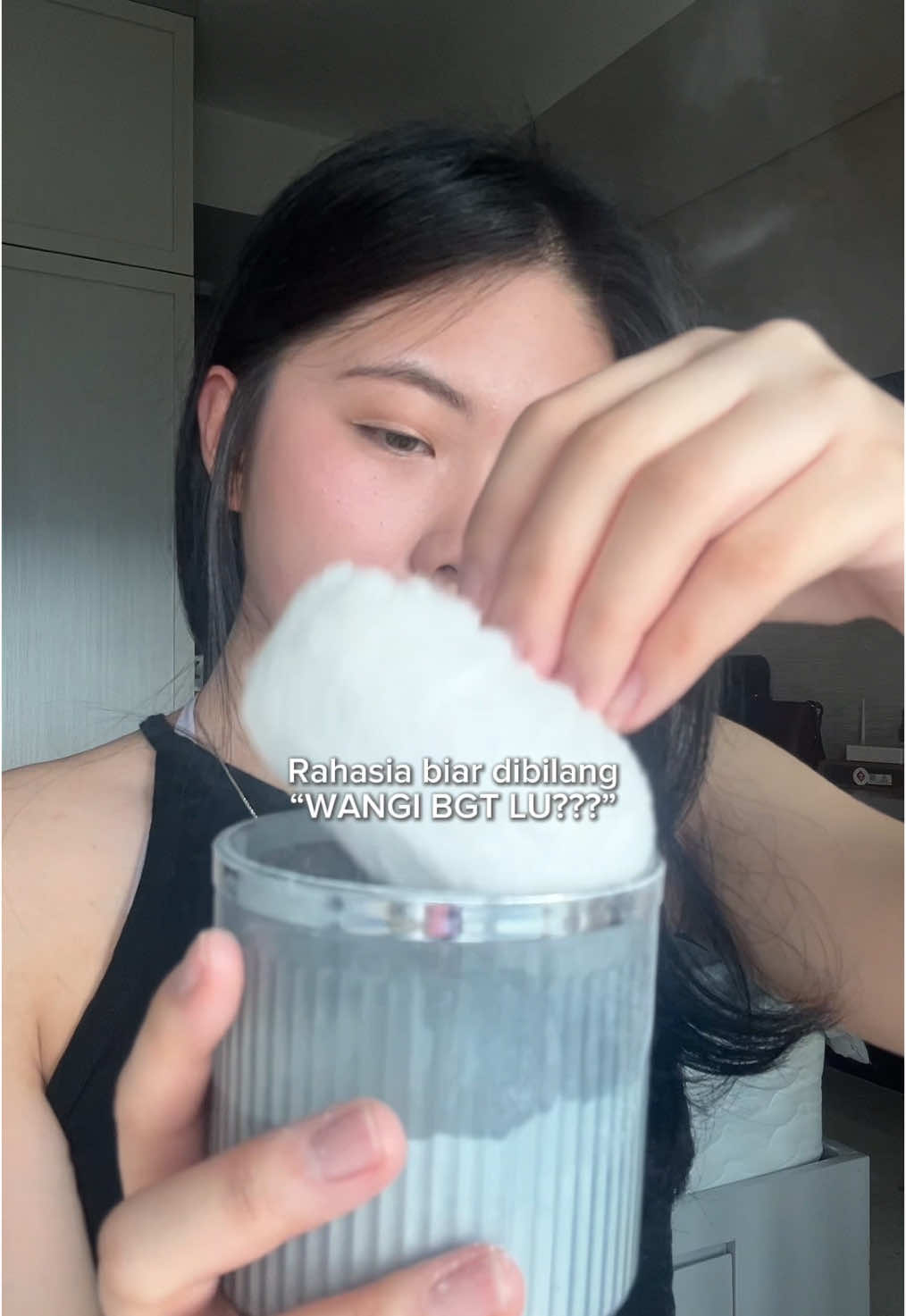 Nothing sponsored, cara ini aku coba-coba sendiri dan beneren bikin wangi awet. Aku ga pake tiap hari, cuma pas event penting aja. Terakhir, cari yang wangi nya setipe semua yaa biar ga nabrak wanginya