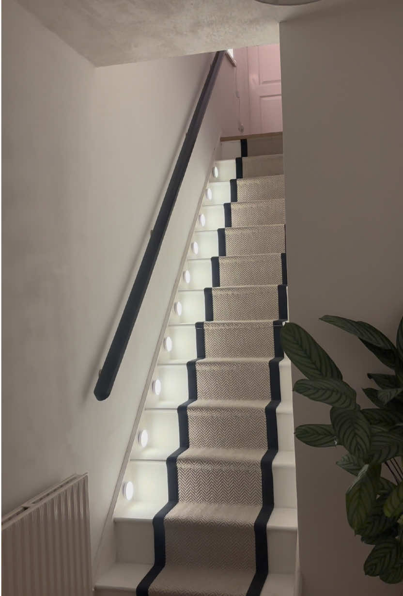 These stair lights are probably one of my favourite buys at the minute!  No longer having to walk around switching lights on and the charge on these lasts so long🙌🏽 #fyp #foryoupage #house #housemusthaves #stairlights #stairrunner 
