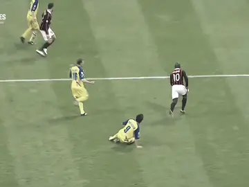 لاتـحاول ماتعرفه ☝🏿🇳🇱..   !                              #Seedorf #Milan #سيدورف  #fyp #fypシ #foryou #foryoupage #viral #fypage 