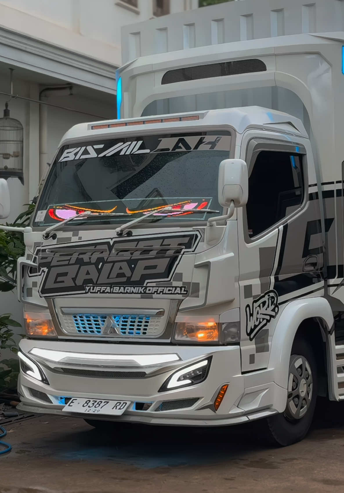 tetet tetet tetetetetet #irsyadputrakaroseri #trukmodifikasi #truck #modifikasi #otomotif #viral #trending #fyp 