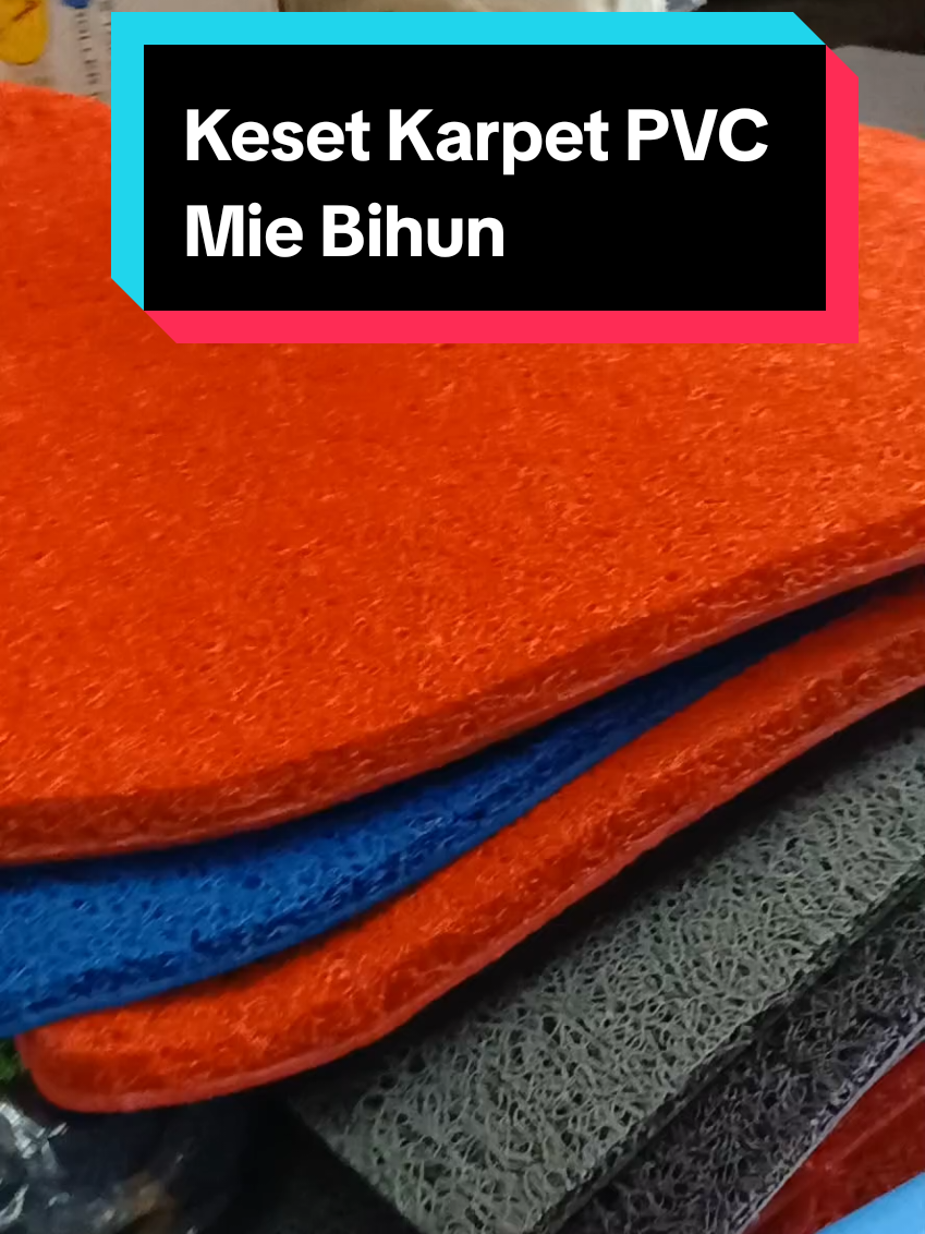Keset karpet PVC mie bihun membersihkan kaki dari kotoran dan debu #keset #kesetkarpet #kesetkaki #kesetmiebihun #kesetkamarmandi #kesetdepanpintu #kesetkaret #keset40x60 