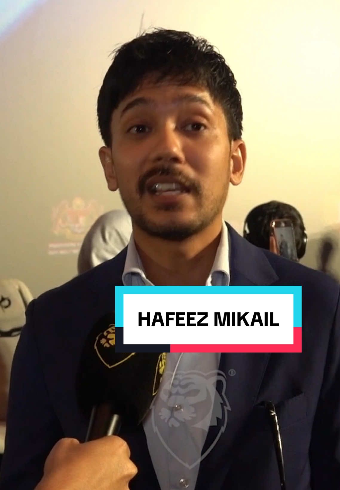 “Walaupub karakter Daddyhood wujud tapi saya cipta sendiri dalam filem ini!” #soloz #maharajasoloz #hafeezmikail #SolozGameOfLife #gameoflife  #SEETheWorld #MLBBEsports #MLBBMSC2024 #EWC #EWC2024 #MSC2024 #MPLMYS15 #MLBBEsports #NewEra #M6LAYSIA #MLBB #pantangmengalah #inigayakita #mpl #betterthangreat #WhatToPlay #FYP #GamingOnTikTok 