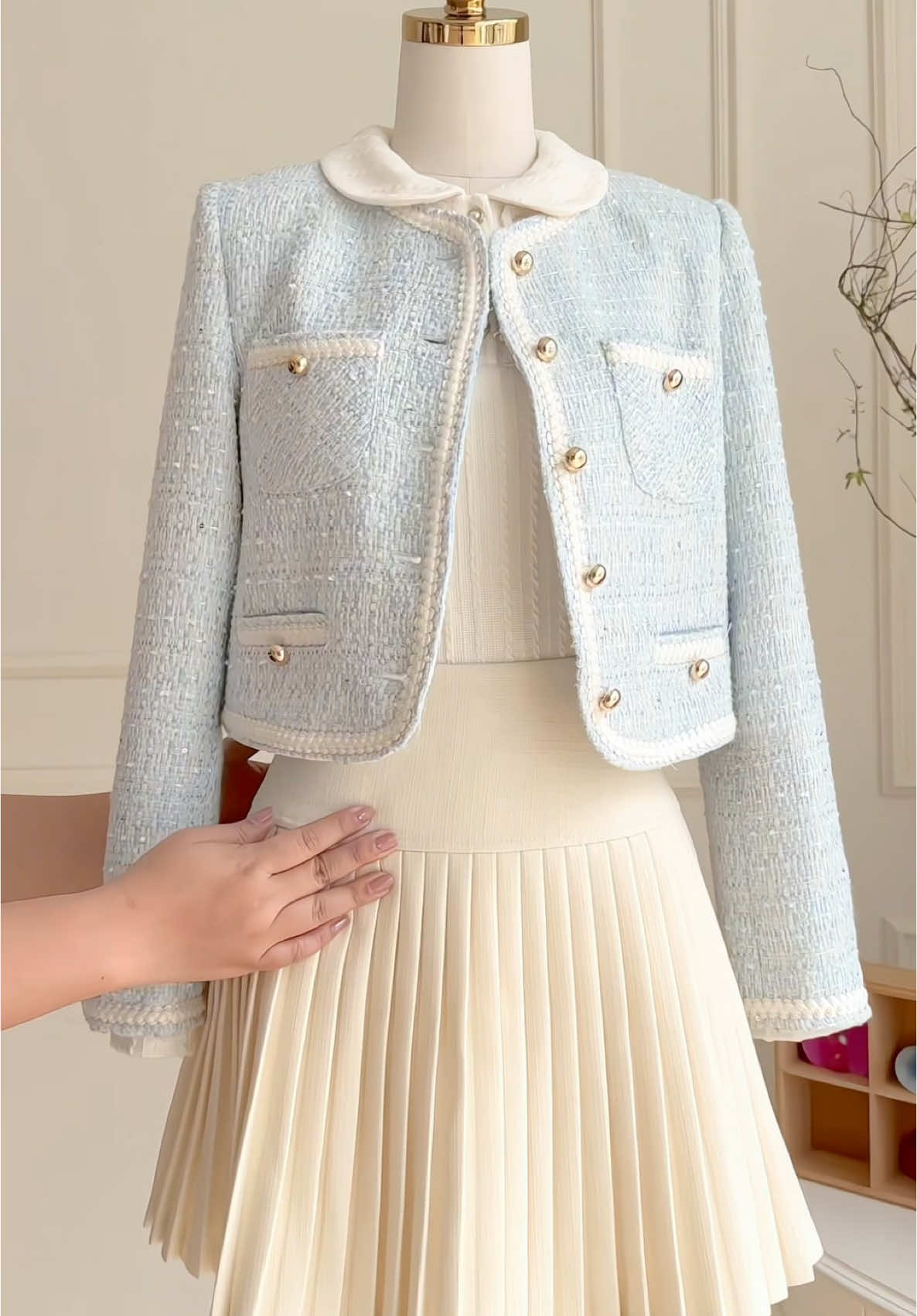 Airy Blazer | sắc xanh cho ngày xuân thêm tươi mát, dạ tweed xanh cực kì tôn da mà lại mang cho nàng vẻ đẹp thanh thuần tươi mới #tet #newarrivals #fyp #xhhhhhhhhhhhhhhhhhhhhhhh #sale #trending #saletet #samtet #xh #bestsellers 