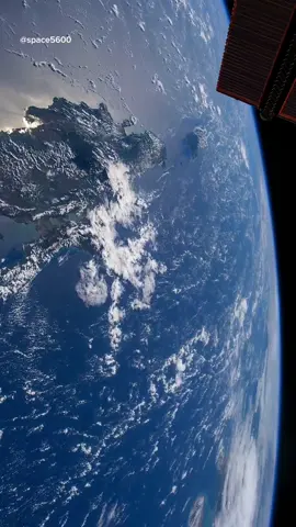 ISS see ohhh beautiful #ISS #space5600  #foryou 266 #foryoupage #viraltiktok #viralvideo #whotofollow 502 #100million #capcut #tiktok #moon #500k #zoom #space ... #sun #whattowhatch? #star #ISS #space5600