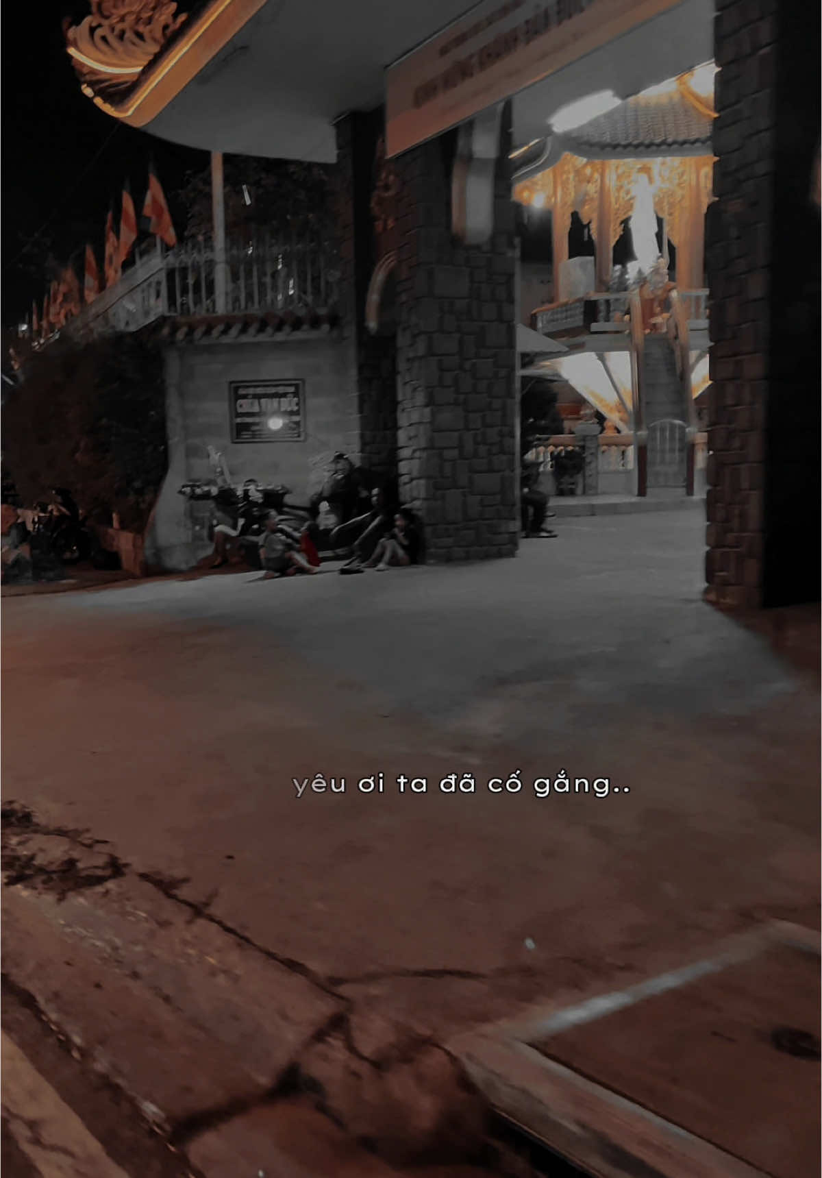 Chợt nhận ra ta quá khác nhau… #nhachaymoingay #tamtrang #buon #buon_tam_trang #nhacnaychillphet #nhactamtrang #videotamtrang 