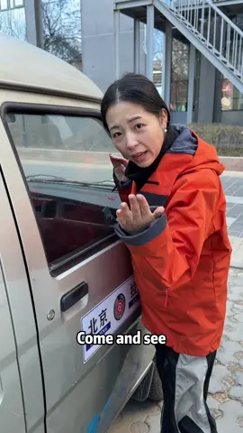 What should you do if you accidentally lock your car keys in your car? Don't worry, just one shoelace#tiktok#howto#cartok#car#automotive #driving #skills #knowledge #fpy #fyp #tips #foryoupage #carsoftiktok