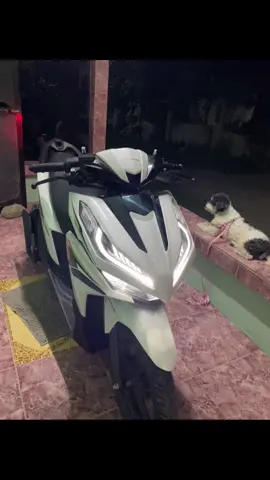 pogi #fyppppppppppppppppppppppp #fyp #fypage #click125i #livephotos #makeitviral 