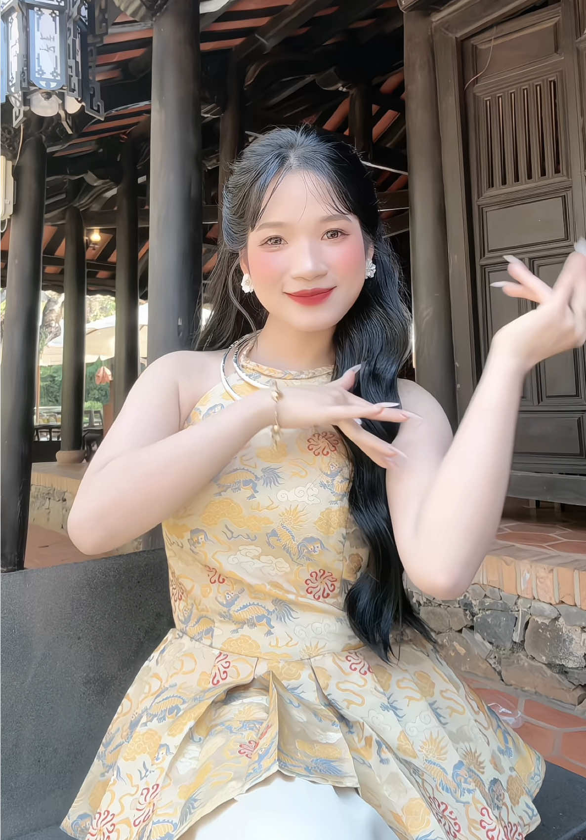 Gia nhập đường đua chụp ảnh Tết hơi muộn😝@LUONG THAM CLOTHING 