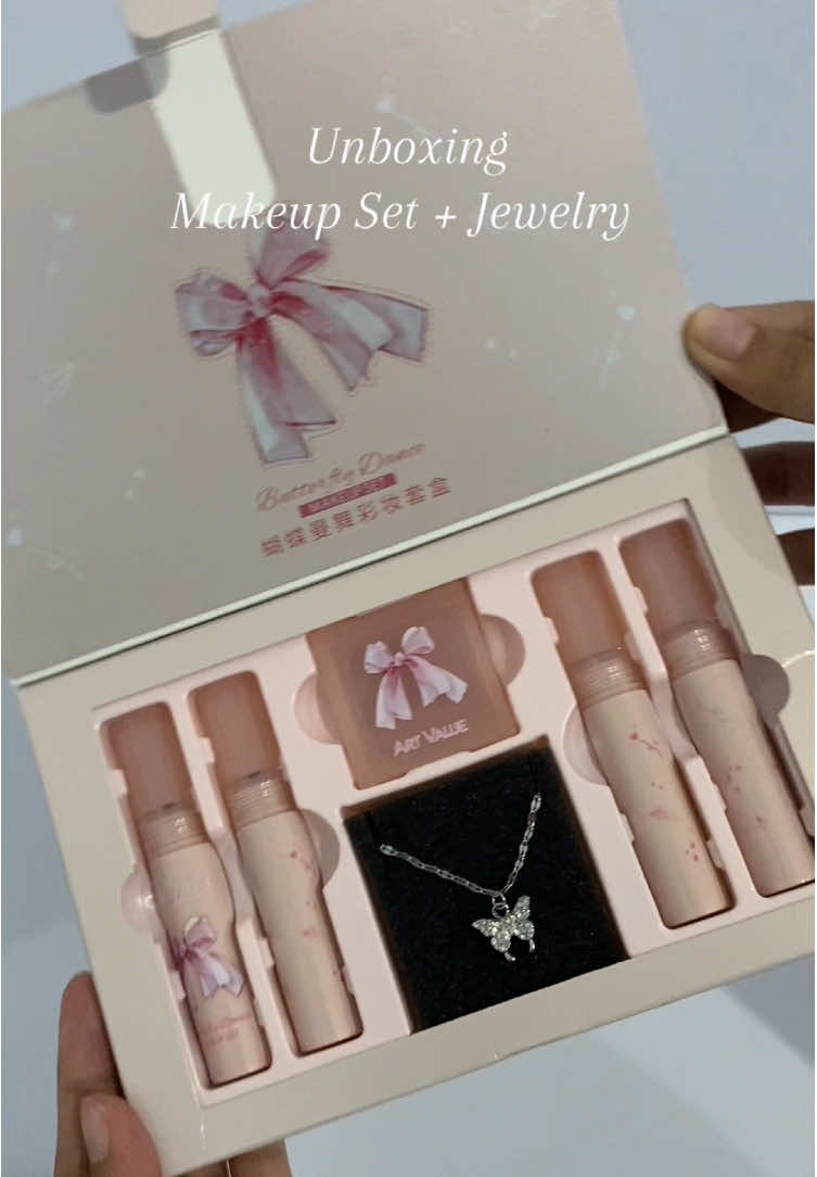 Unboxing Makeup Set + Jewelry from Art Value. Click the yellow basket and check out now🥰 #unboxing #artvalue #makeupset #jewelry #foryou #fyp #blushon #affordable #fypシ #affiliate 