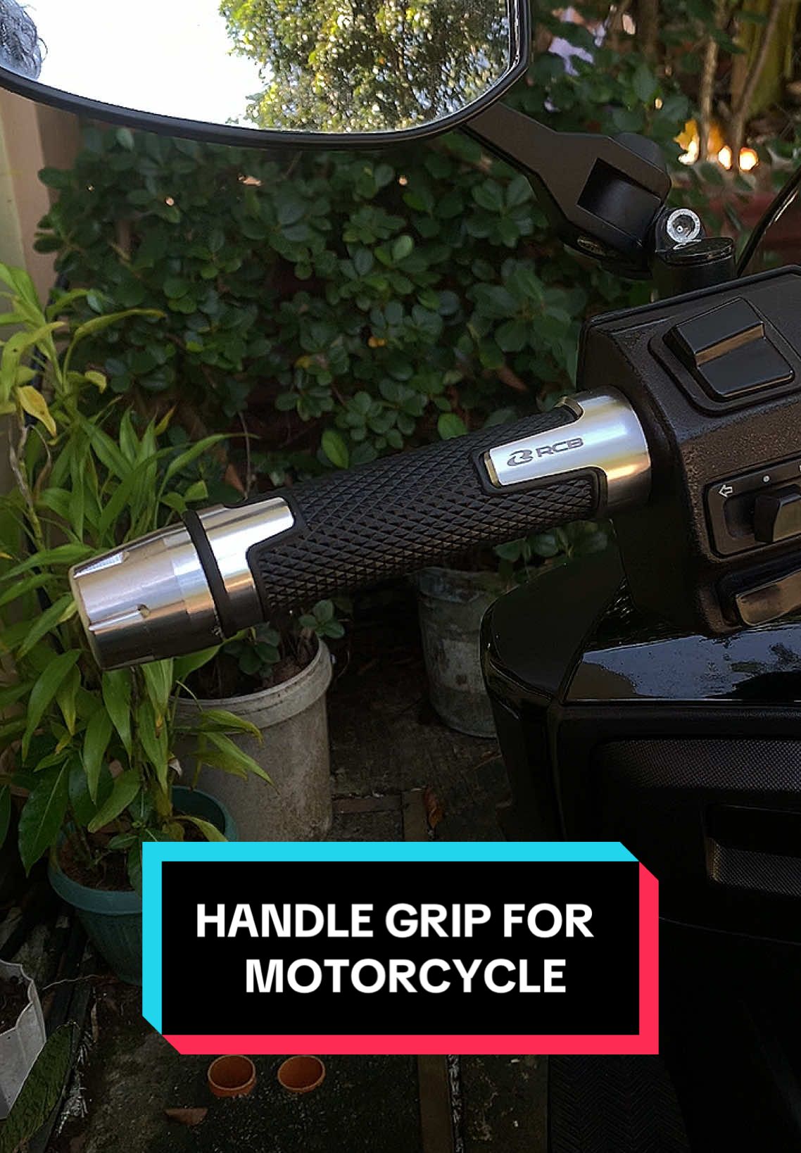RCB Alloy Universal Handle Grip for Motorcycle #fyp #fypage #fypシ #motorcycle #handlegrip #handlegripmotorcycle #handlegripforclick #universalhandlegrip #motorcycleaccessories #handlegripwithbarend 