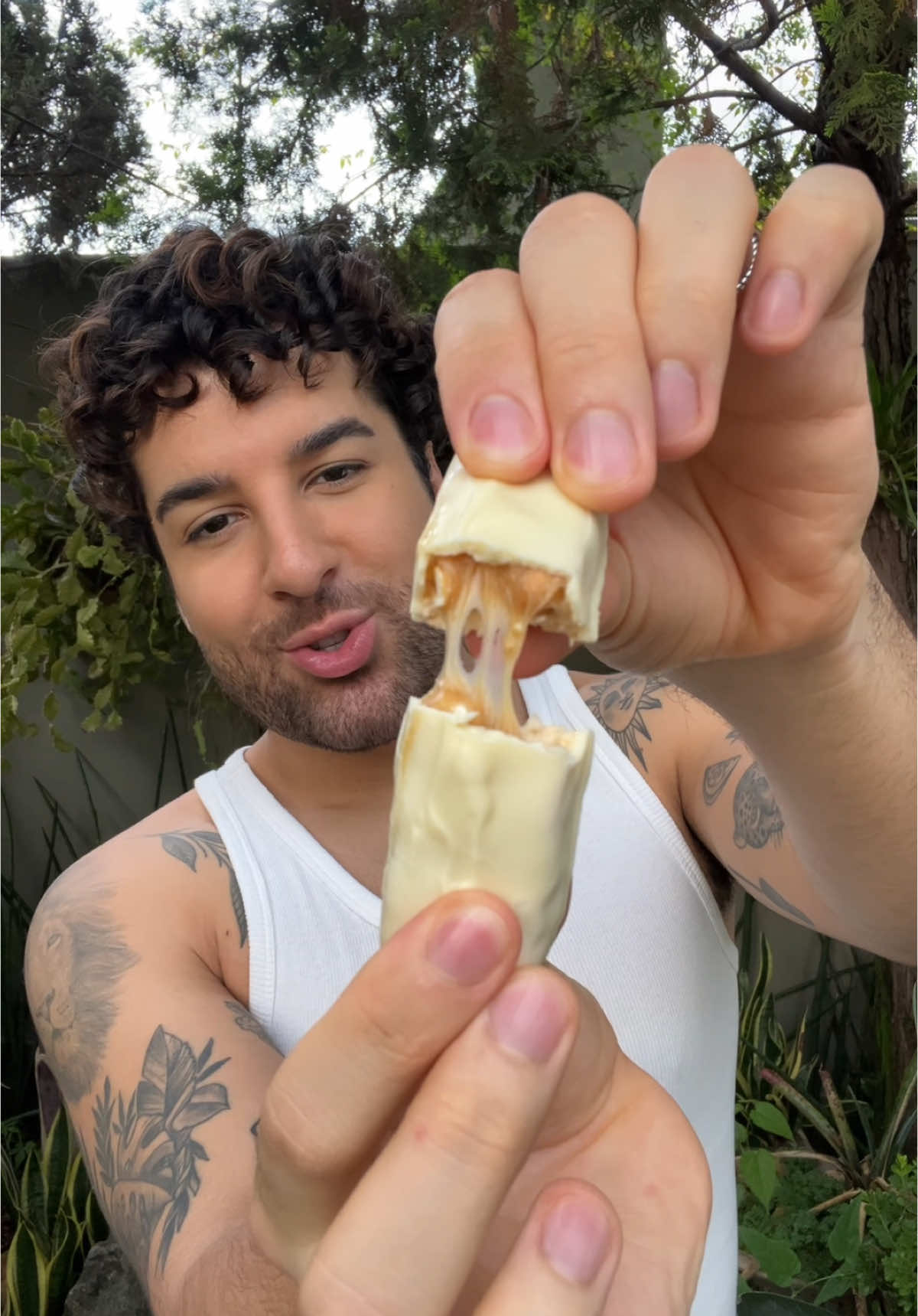 Snickers de chocolate branco 😱 #snickers #chocolate 