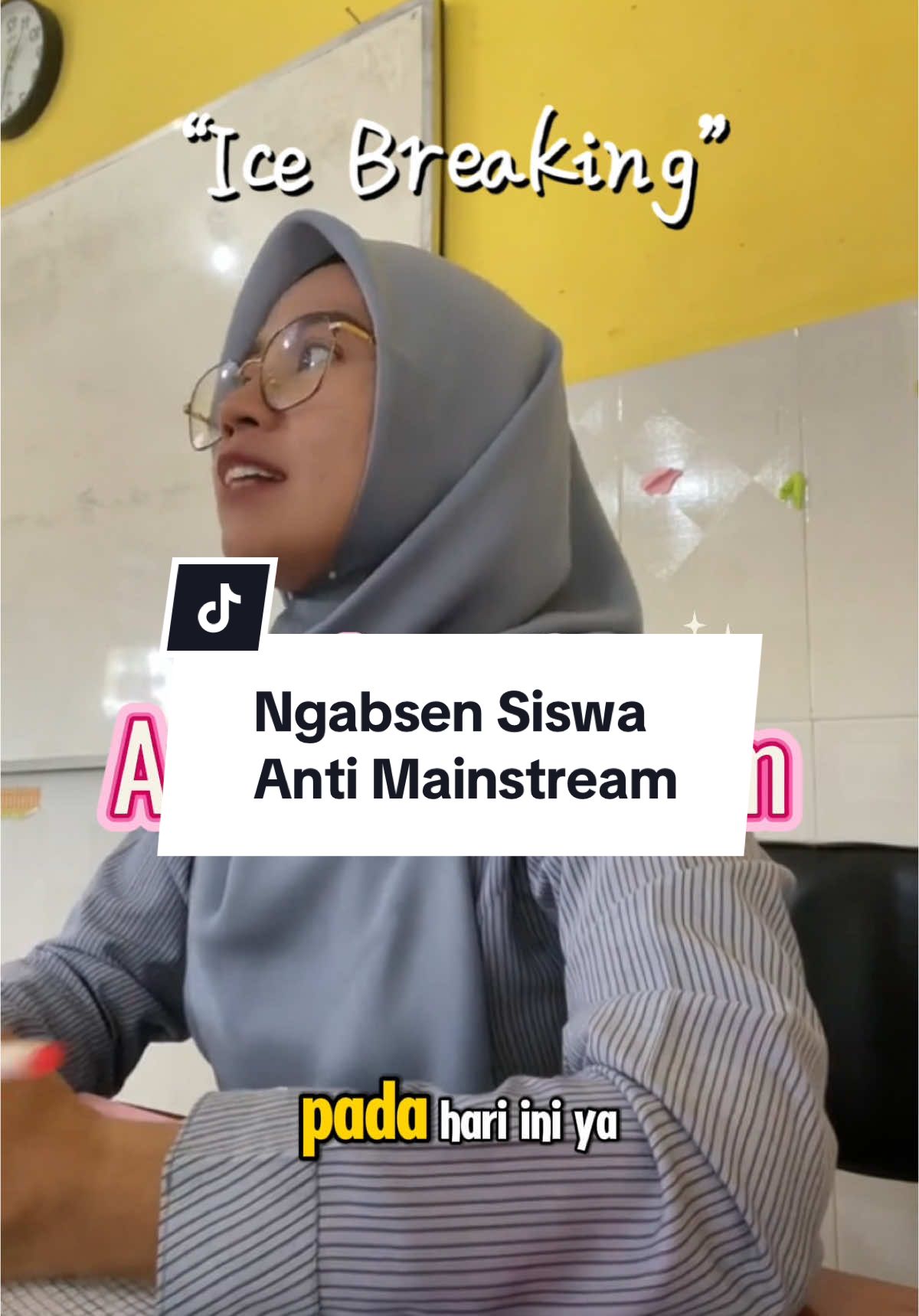 Ngabsen siswa anti mainstream dengan cara nama siswa yang dipanggil harus menyebutkan sifat baik yang ada di dalam diri sendiri. Dengan ini siswa dapat lebih mengenali sifat positif yang ada di dalam diri sendiri dan dapat mengembangkannya. #guru #gurukreatif #icebreaking #gurumuda #pembelajarankreatif #gurudanmurid #fyp #siswasmp 