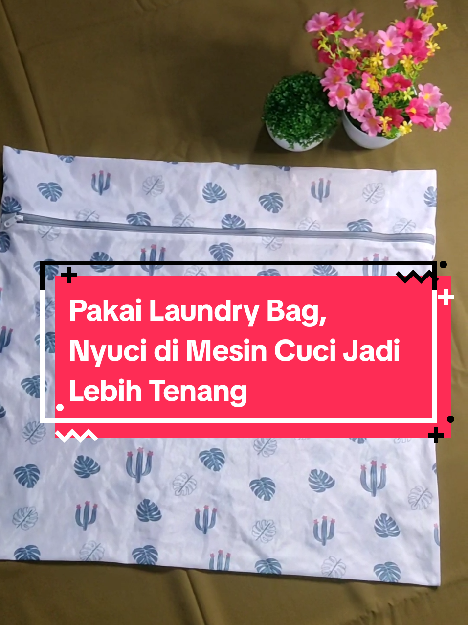 Jadi gak khawatir lagi nyuci pakaian kesayangan di mesin cuci. #laundrybag #laundrybagkaktus #jaringlaundry 