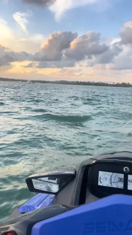 #praiadoscarneiros  #Verao  #jet #lancha  #enzomelocantor🚀🔥 