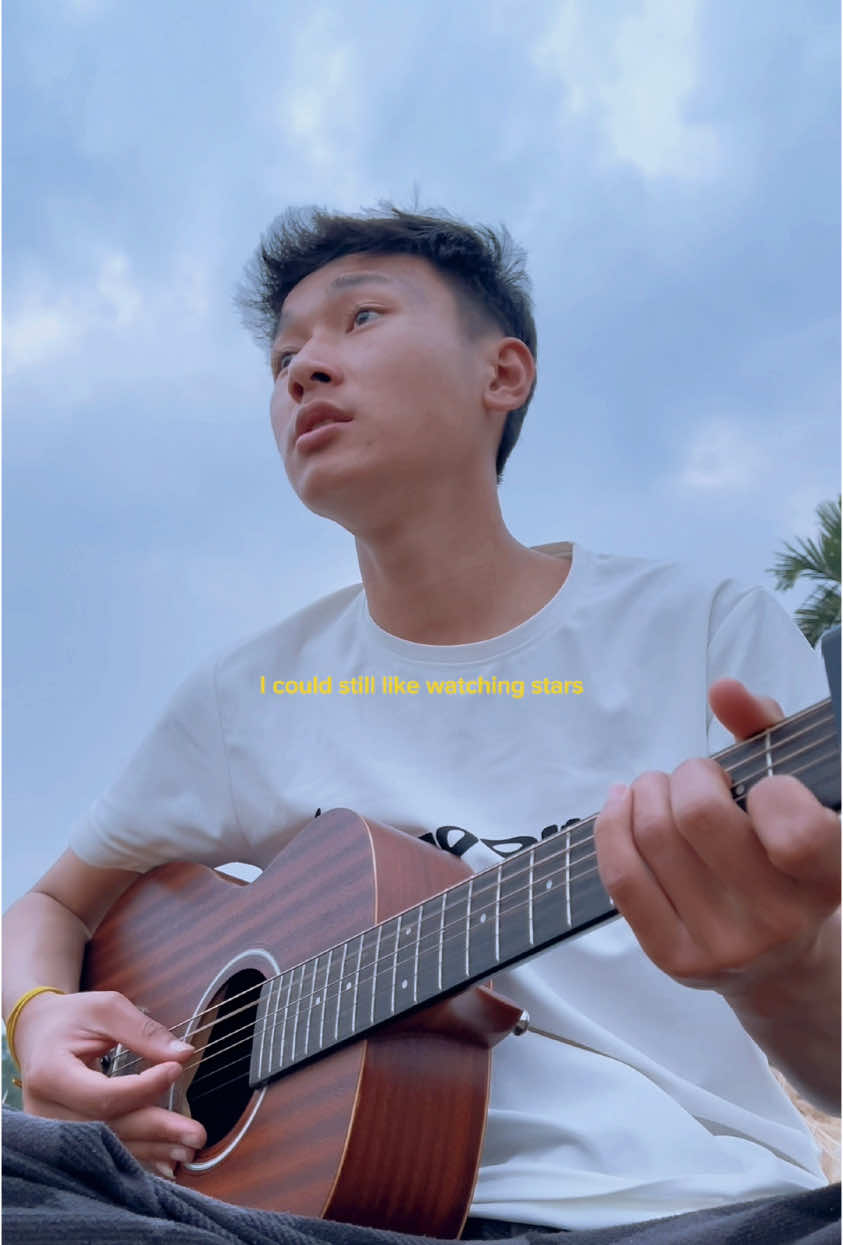 Blue 🦋 . . . . . . . . . . . . @yung kai  #coversonga #acousticl #lovesongv #lofi #Outdoors #fyp 