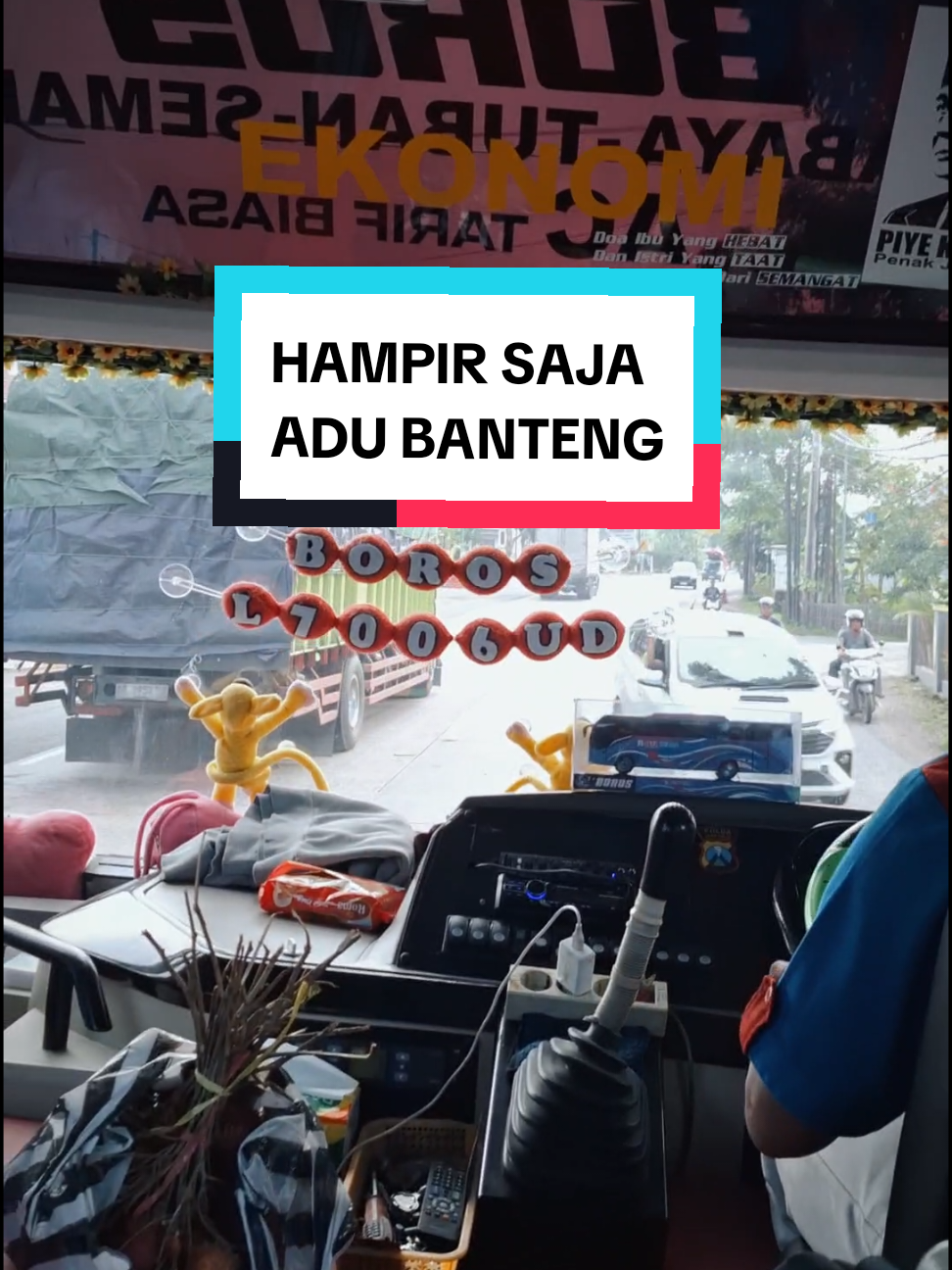 Sensasinya Bikin Dengkul Lemes ! Ketika 1 Po lepas bareng dijalan hanya beda class saling menunjukan skill nya .  PO.Jaya Utama ( Mr.Boros ) Ekonomi vs Jaya Utama ( Patas ) #balapanbus #jayautama #jayautamaindo #mrboros #ekoboros #jayut 