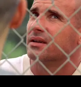 O öldü Michael. #prisonbreaktr #prisonbreak #tbag #scofield 