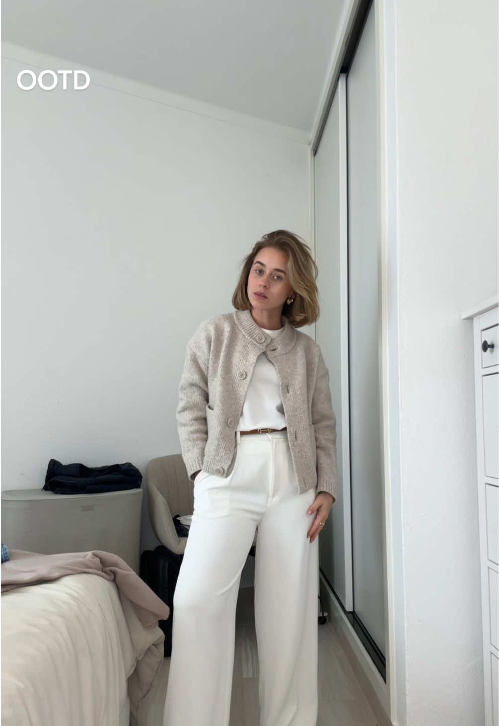 Cuz we can still wear white in rainy days 🤍🌧️ #OOTD #outfitinspo #outfit #outfitinspiration #fyp 