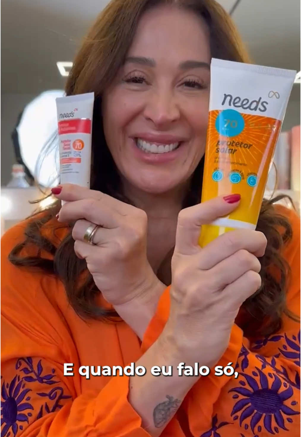 Proteção de rainha? Só com os protetores Needs Solar (@somosneeds)! 🌞✨ Exclusivos na Raia e Drogasil. #ParaTodoTipoDeSol #ParaCadaTipoDePele #NeedsSolar #Publi