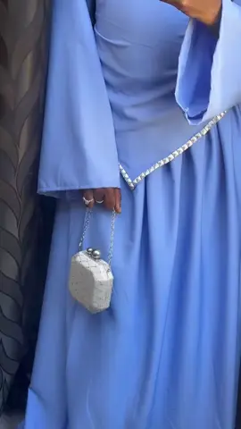 Robe disponible à 6000f,772295351