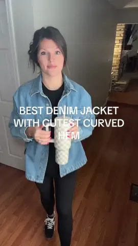 The best denim jacket with the cutest curved hem, flat front and oversized pockets!#denimjacket #oversized #jeanjacket #viral #TikTokShopLoveAtFirstFind #spotlightfinds #casualoutfits #creatorsearchinsights 