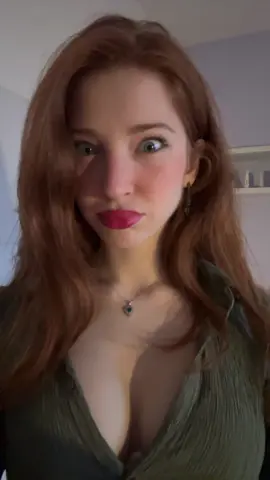 🥸