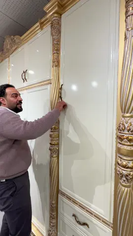 موديل دمياط نجارة عراقية ضمن وجبة الدرجة الاولى  اللون أوف وايت وتطعيم ذهبي ومزيج من البرونزي والأبيض  الداخل مصبوغ صاجي مرحلتين السعر 5 ملايين وربع فقط  الداخل صاج طبيعي 4 ملم الوجه MDF خمسة ملم الظهر چرچوبة شد براغي  القاعدة بلوك صاج كل الغرفة لوكنز( ارجل خشب زان )مرتفعة عن الأرض كل الغرفة دنگ خشب زان ثقيل  تاج الكنتور وزاوية الملابس خشب زان تاج الچرباية وميز المرايا خشب زان  شازلون وطابورية اضافيات  السرير رگم لوح خشب چام 6 ارجل ثقيل  ارتفاع الكنتور 287سم عرض الكنتور 380سم عرض زاوية الملابس 128سم يعني الكنتور وزاوية الملابس ضلع كامل 508سم السعر 5250 فقط شركة الأفراح للأثاث العراقي البيع بالنقد وبالتقسيط المريح غرف نوم - اطقم قنفات - مفروشات  العنوان محافظة واسط قضاء العزيزية قرب گراج بغداد مقابل مقهى حوران  التوصيل والشد مجاني الى جميع محافظات العراق  خدمة استبدال الغرفة العراقية القديمة بغرف جديدة مع الاتفاق على الفرق  خدمات ما بعد البيع لمدة سنة مجانية ٠٧٧٠١٨٢٠٢٢٥ ٠٧٨٠٣٠١٥١٩٩ ٠٧٨٣٤١٥١٥١٥ ٠٧٧٥٤٤٤٨٦٦٦ ٠٧٥١٧١٧١٧٤٤ #صناعتنا_هويتنا #العراق #الشعب_الصيني_ماله_حل😂😂 #اكسبلور #اثاث #نجارة #غرفة 