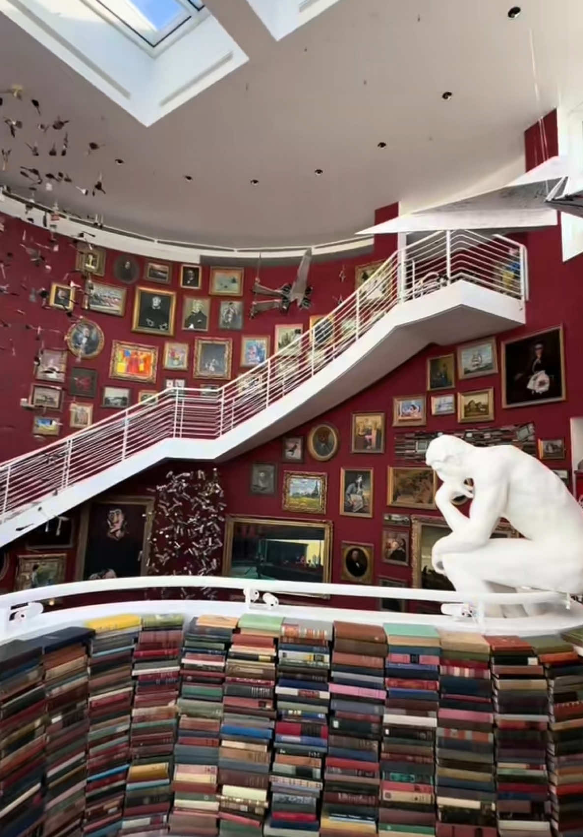Mr Brainwash Art Museum #thingstodolosangeles #museum #losangeles #mrbrainwashartmuseum 