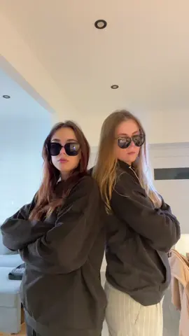 #gangamstyle #dance #friends #viral #trend #fyp #goodvibes #dc #goodvibes #foryourepage #bestduo #fun #blondieandbrunette 