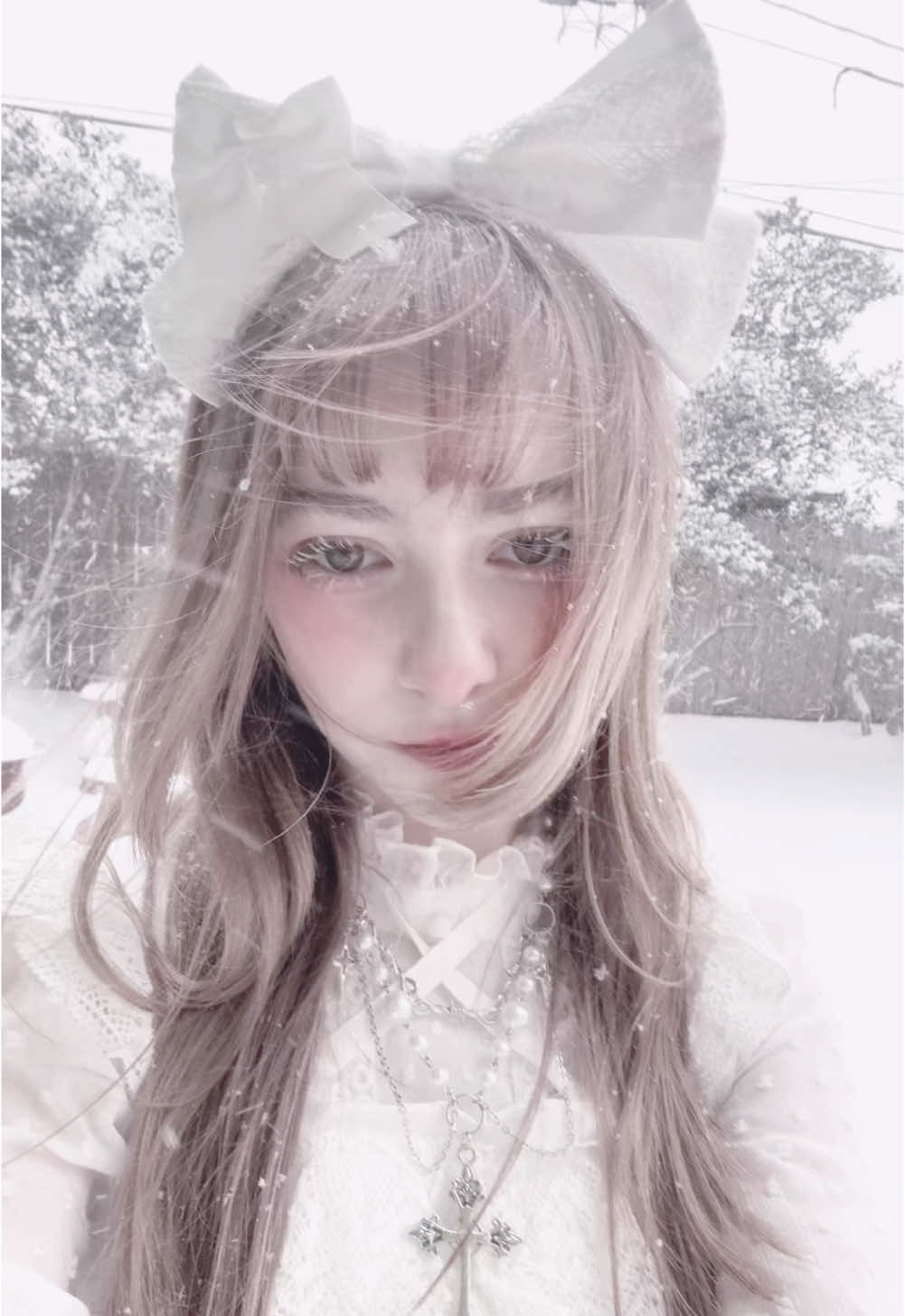 my first time ever seeing snow #lolita #shiro #jfashion #OOTD #coord #lolitafashion #egl#ロリータ #かわいい 
