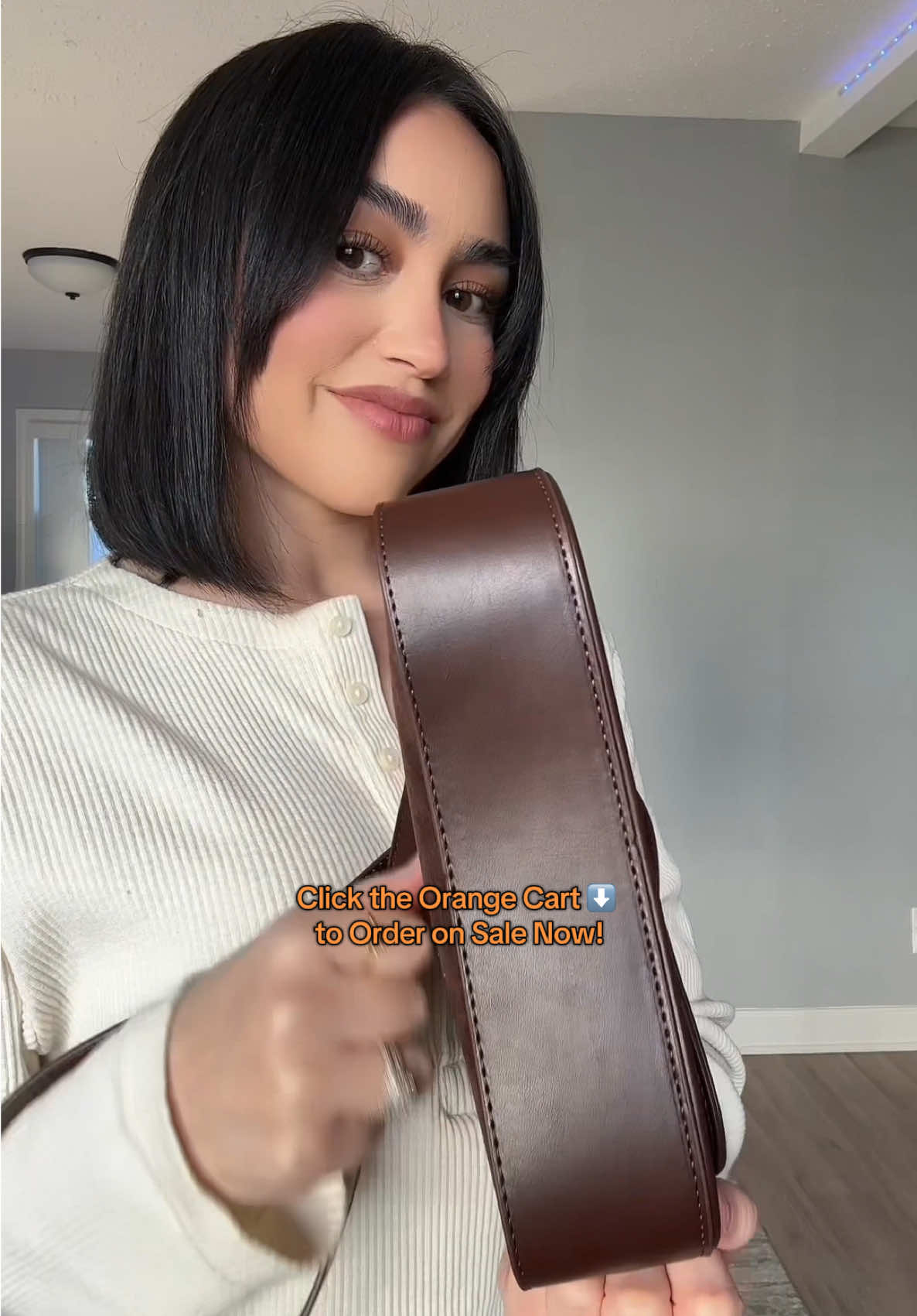 In 🤎 with my cutest crossbody 💼 #crossbody #crossbodybags #crossbodybag #purse #pursetok #crossbodybagsforwomen #cutebag #creatorsearchinsights #WomenOfTikTok #MomsofTikTok 