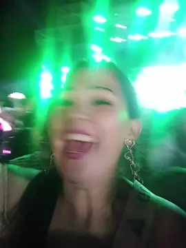 La única también la cantó... 😎 DILEEEEE QUE NOS AMAMOS, QUE SOY LA DUEÑA DE TU CORAZONNNN 🤎👩‍❤️‍💋‍👨🥰💃🎶🥂🎉🥳🤎  #launicatropical #felíz20deenero #chepen 