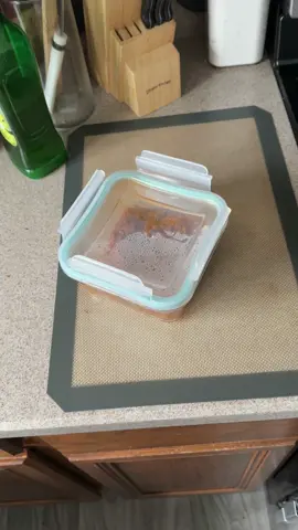 Please send help!!  #tupperware #lidstuck #lifehacks #hungryman #sendhelp 