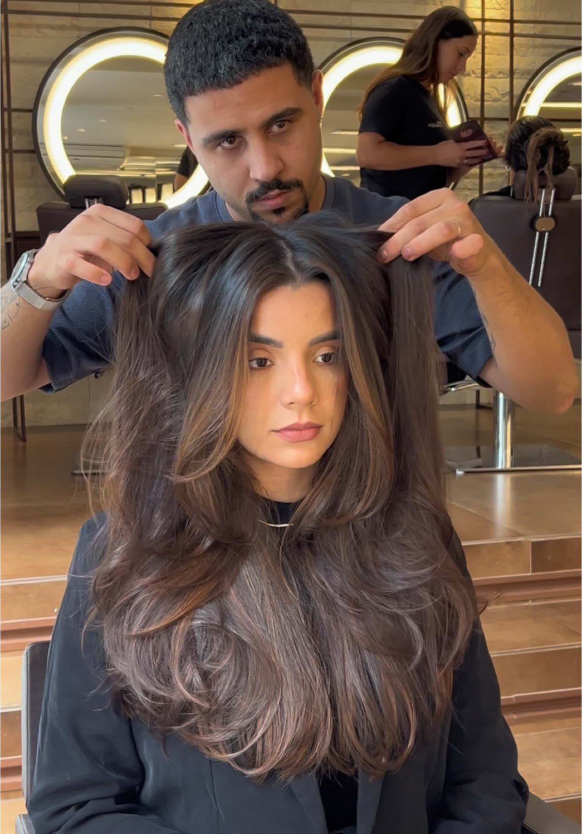 Marca aqui aquela amiga que deveria fazer esse cabelo 👉🏼🔥🔥🔥!  Quer aprender a fazer cabelos como os meus? O link para meu curso online onde vou te ensinar tudo isso e muito mais está na minha bio🚀🔥!  #moreniluminada #corterepicado #cabelossaudaveis #morenoiluminado #cabelochocolate #ombrehair 