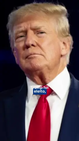Trump eleito nos EUA 🇺🇸 como ficam os investimentos aqui no Brasil? Trouxe uma análise a partir das pautas de governo do Trump e sugeri alguns investimentos para dolarização e proteção de patrimônio. E aí, você já compra DÓLAR e OURO? #donaldtrump #dolar #eua #usaf #estadosunidos #educacaofinanceira #financas #brasil #economia