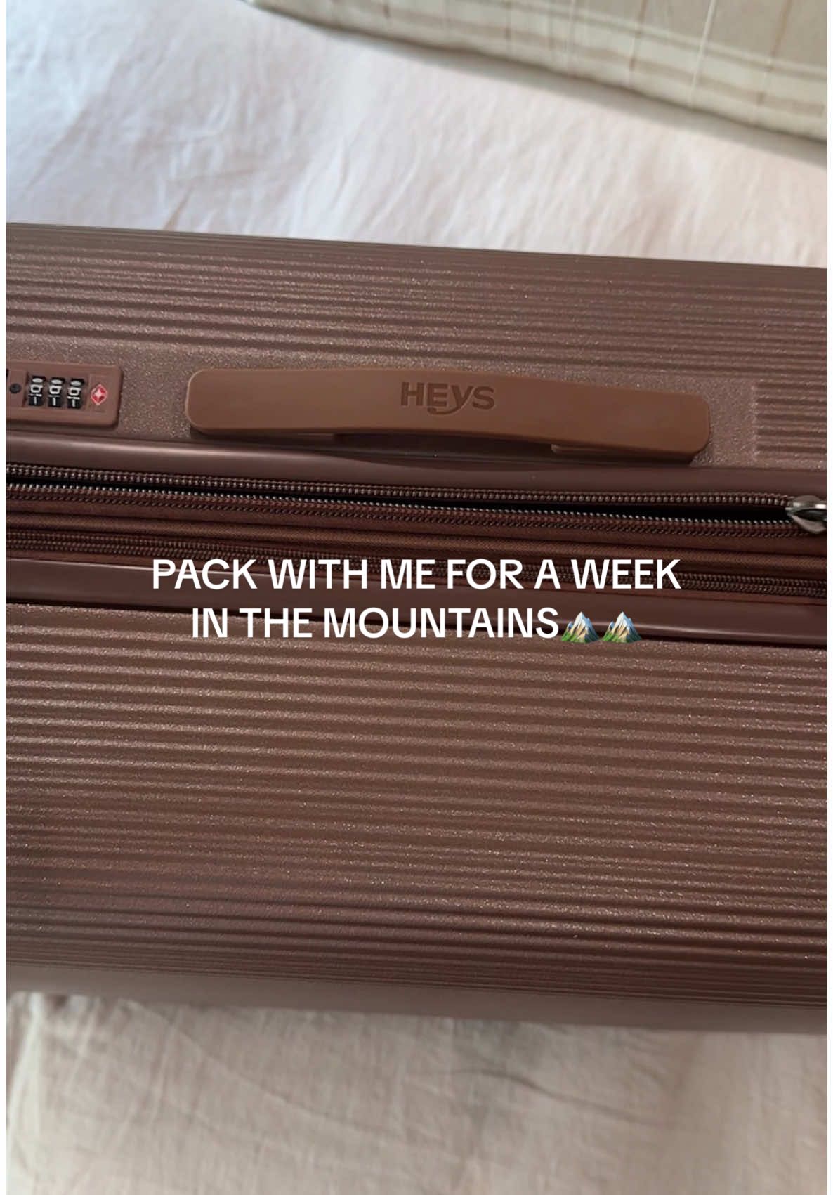 Pack with me for Canada! 🤍☁️🫶🏻✈️ #packwithme #packing #asmr #asmrsounds #packingasmr #travelwithme #vacation #skitrip #travel #packingforvacation #organization #aesthetic #suitcase #satisfyingvideo 