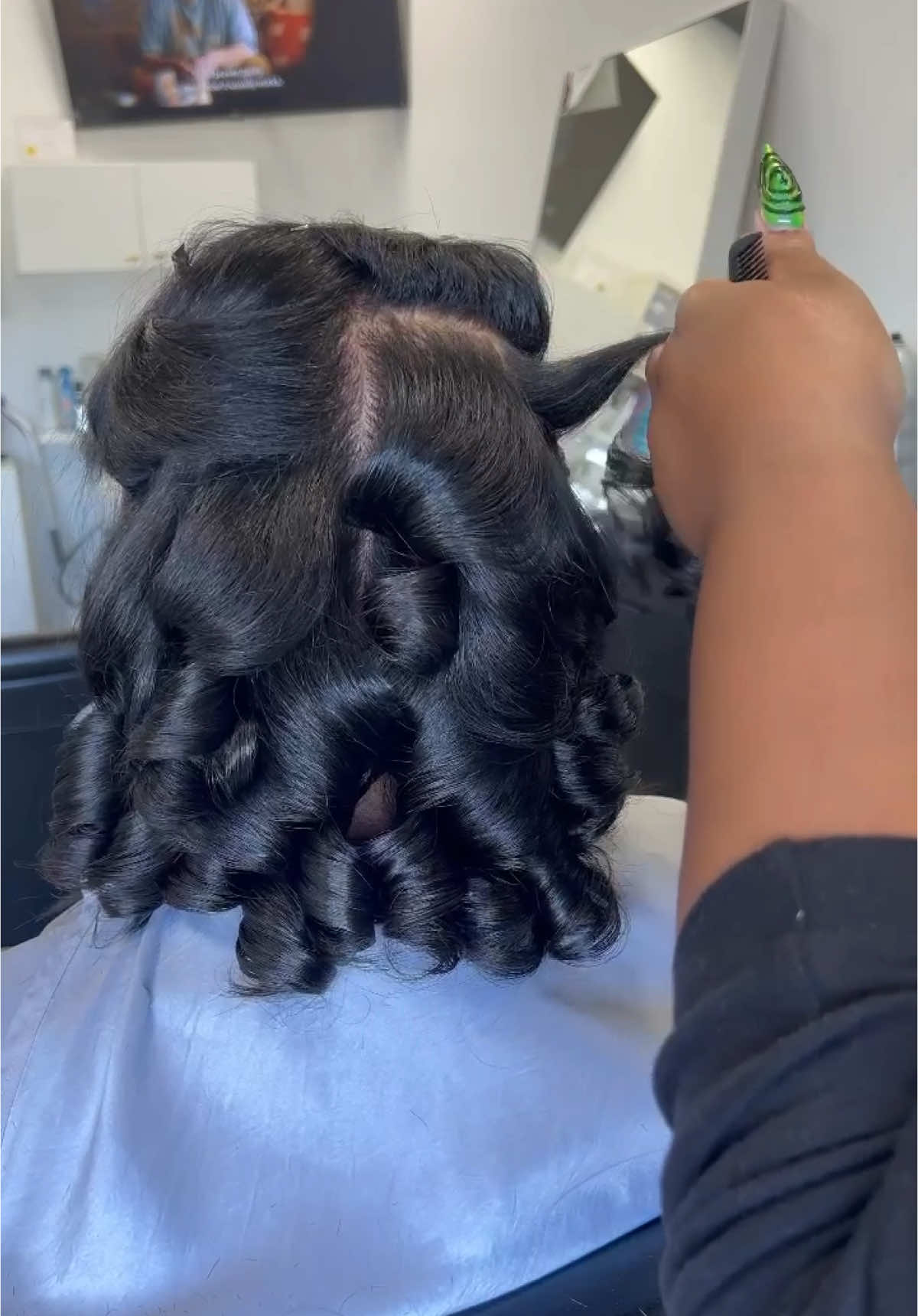 Let’s curl with @EAP Heat ❤️❤️ as you can see they’re well loved 🥰  #zthebeaut #fyp #baltimorehairstylist #beauty #BeautyTok #dmvhairstylist #foryoupage #silkpress #eapheat #hairtok #haircare #foryou #viraltiktok #hairstyles #baltimore #baltimoretiktok #dmv 