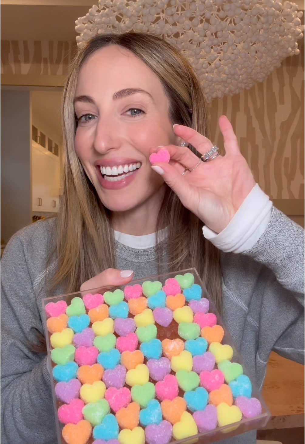 I 💖 you guys 🫶 Tap the video to shop this irresistible candy delight 🍭🍬 Valentine’s Day never looked so good 😍🤩 #rubybond #candy #candytok #gummycandy #candyboard #candybox #hearts 