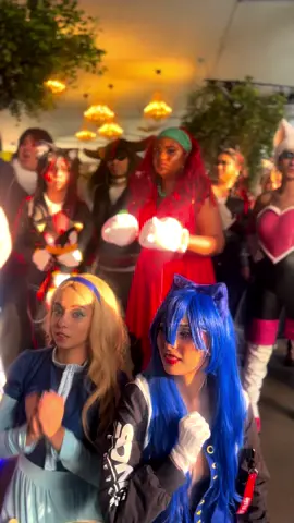 LOOK! It’s Shlinda! I’m certainly glad and grateful for everyone who came to my Sonic the Hedgehog and Friends gathering at ALA this year! I had a great time hosting the event, everyone looked amazing in their cosplays, and I am very happy we got to film some silly videos, such as this one!   #sonicthehedgehog #sonic #soniccosplay #sonicmovie #sonic3 #shadowthehedgehog @Tenko ★彡 @Rina 