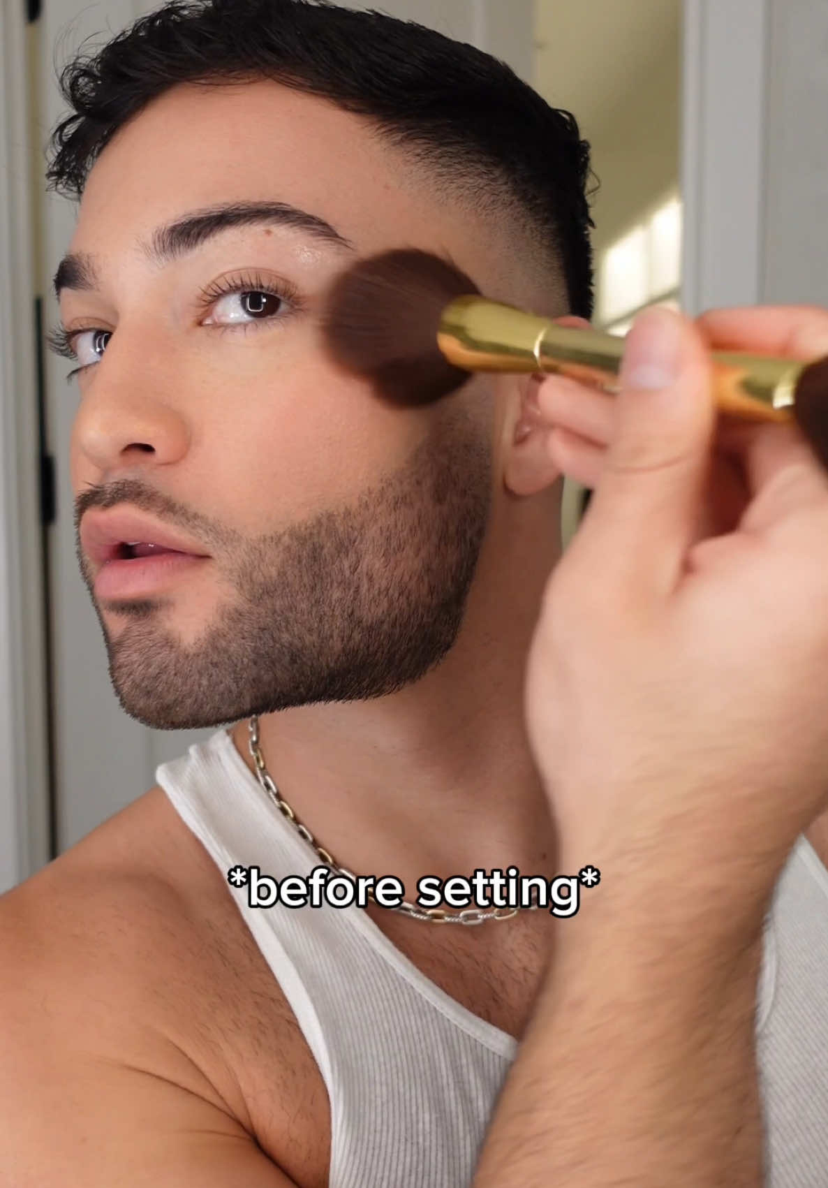 natural makeup 🤝 lasting on your face all day  It really comes down to skin prep and setting your face at the end of your routine! @milkmakeup  has some of my GO TO’s from their hydro grip line to really keep all of your products locked in 🔒✨ and the glow that the primer and setting spray combo add is 10/10! #milkmakeuppartner Find this duo at @sephora   #liveyourlook #hydrogrip #naturalmakeup #makeuptips #beautytips #BeautyReview #skinprep #makeupreview 