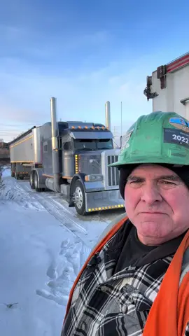 Tuesday Truckin’ #truckertok #farmtok #379peterbilt #owneroperatorlife #bucketlife #ohio 
