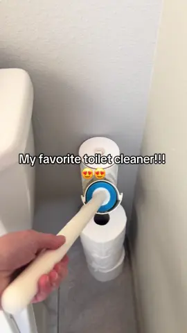 Loving my new disposable toilet brush! 😍😍 #toiletbrush #disposabletoiletbrush #toiletcleaner #toiletcleaningtips #CleanTok  Toilet Brush Disposable toilet brush Toilet cleaner  Toilet cleaning tips Clean tok Clean toilet Toilet cleaning  Air U