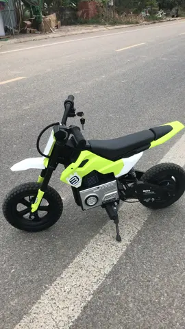 Xe moto cào cào bình 24V tải trọng 100kg cho bé , sử dụng chìa khoá và tay ga , có đèn nhạc. #xuhuong #xuhuongtiktok #xechobe #caocao #xedien 