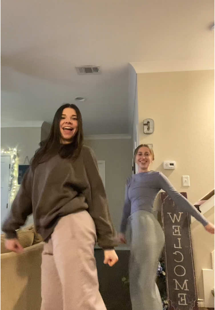 first try at this dance @natalie #up #cardib #snowday #college #roomies #dance #oldtiktokdances #2021tiktok 